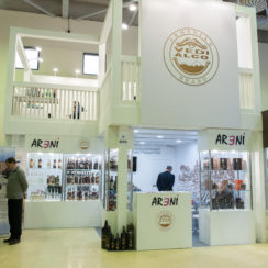 Выставочный стенд компании Areni